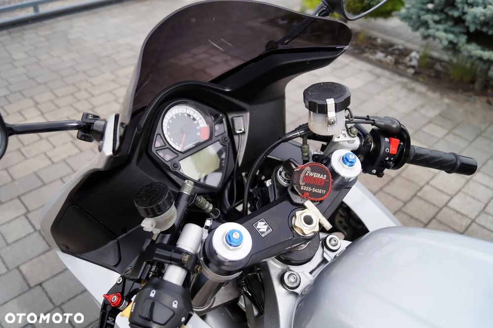 Suzuki SV - 12