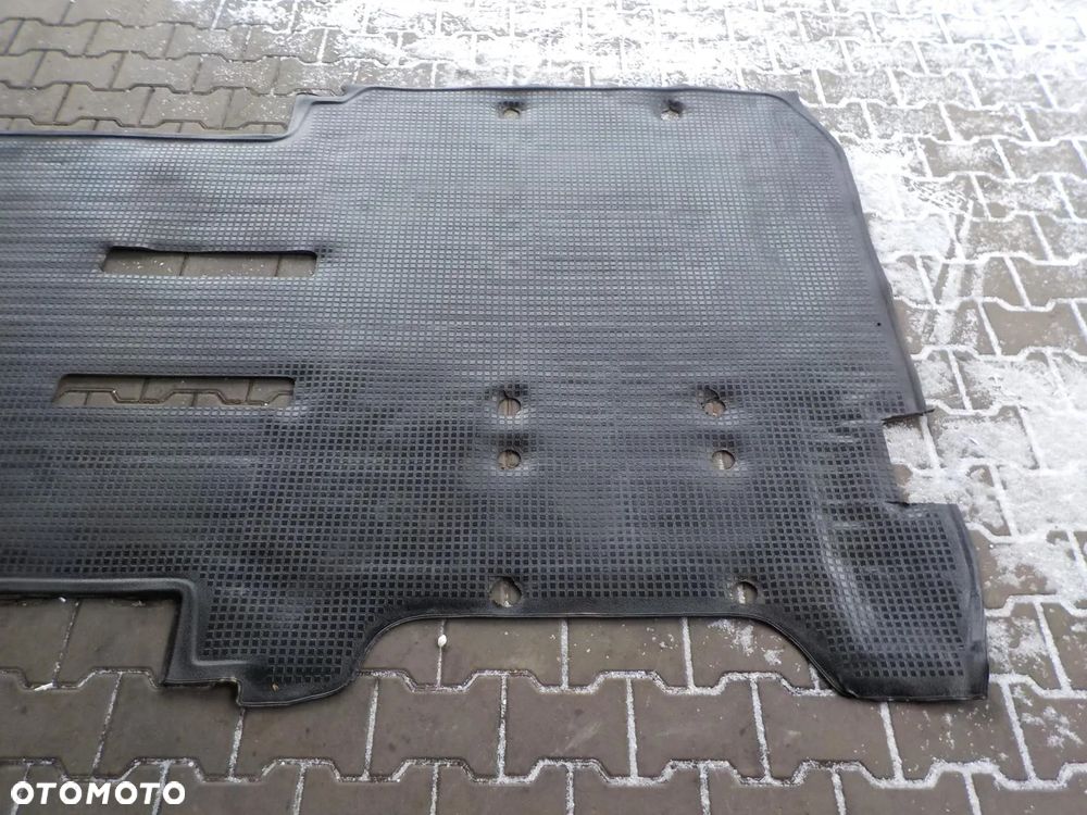 VW T4 96- WYKŁADZINA GUMA PODŁOGA TYŁ KRÓTKI - 2