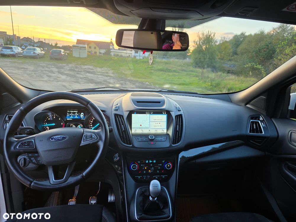 Ford Kuga - 21