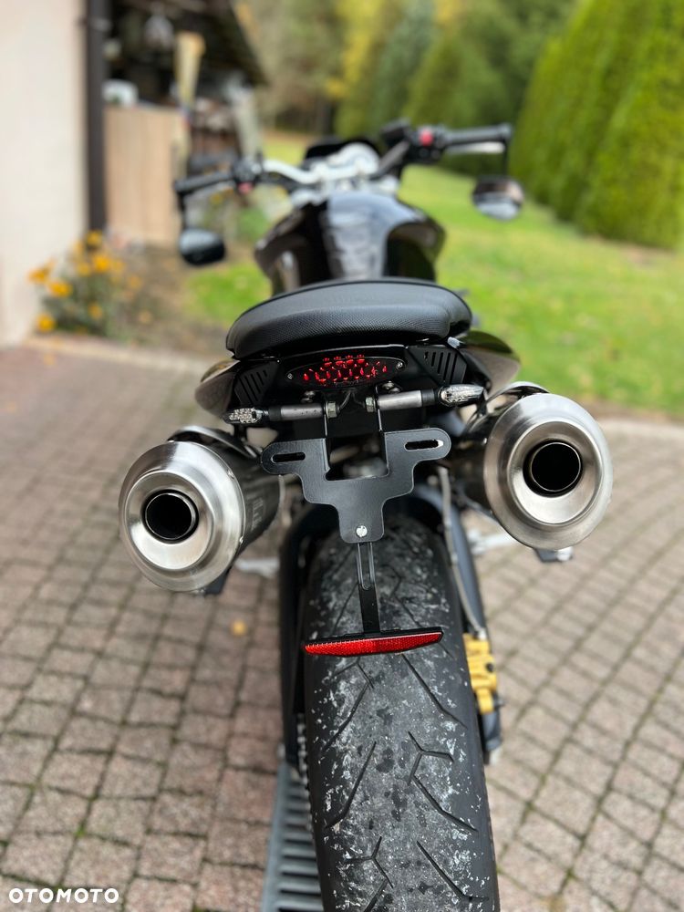 Triumph Street Triple - 12