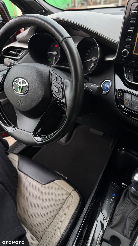 Toyota C-HR 2.0 Hybrid Executive - 18