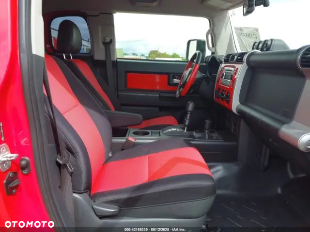 Toyota FJ Cruiser 4.0 4x4 - 6