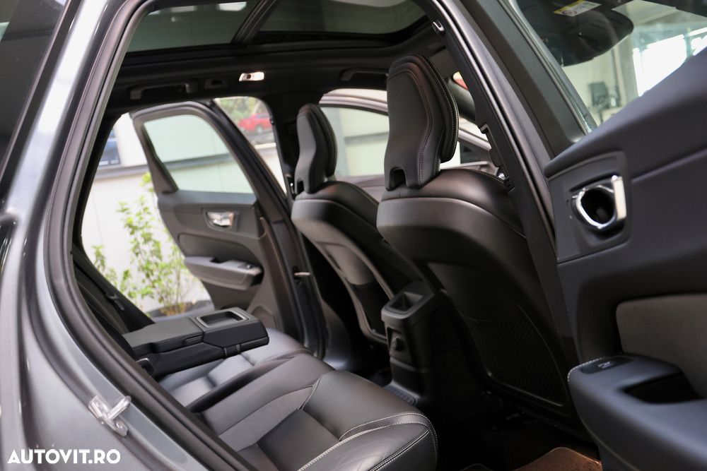 Volvo XC 60 T6 AWD Recharge Geartronic RDesign - 23