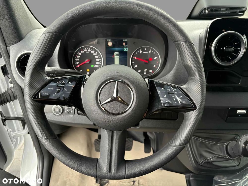 Mercedes-Benz Sprinter - 7