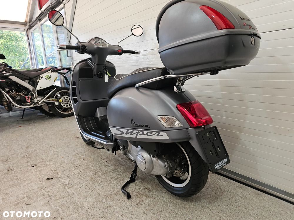 Piaggio Vespa - 11