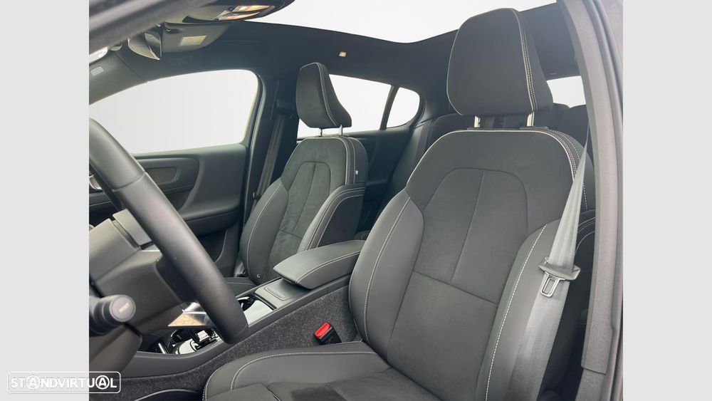 Volvo EC40 70 kWh Single Motor Black Edition - 11