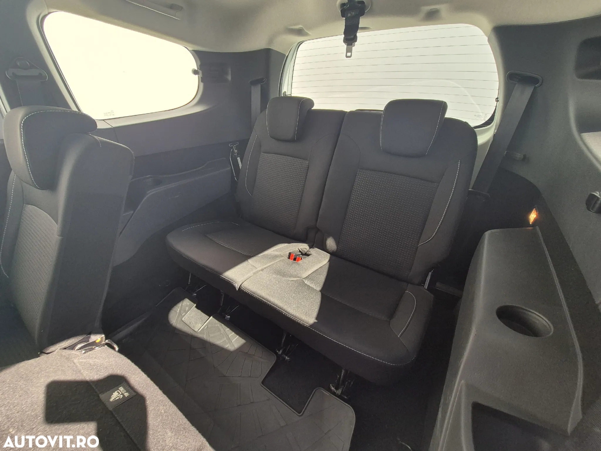 Dacia Lodgy 1.5 Blue dCi Laureate - 12