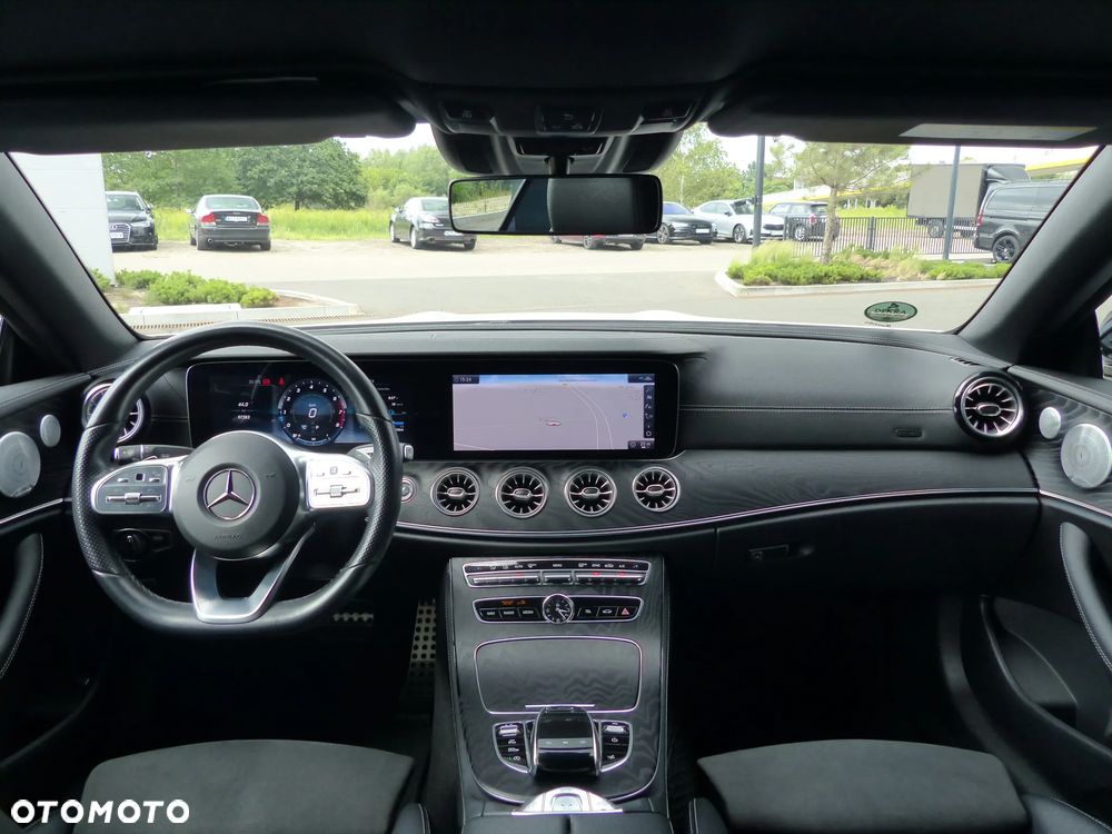 Mercedes-Benz Klasa E 200 9G-TRONIC AMG Line - 20