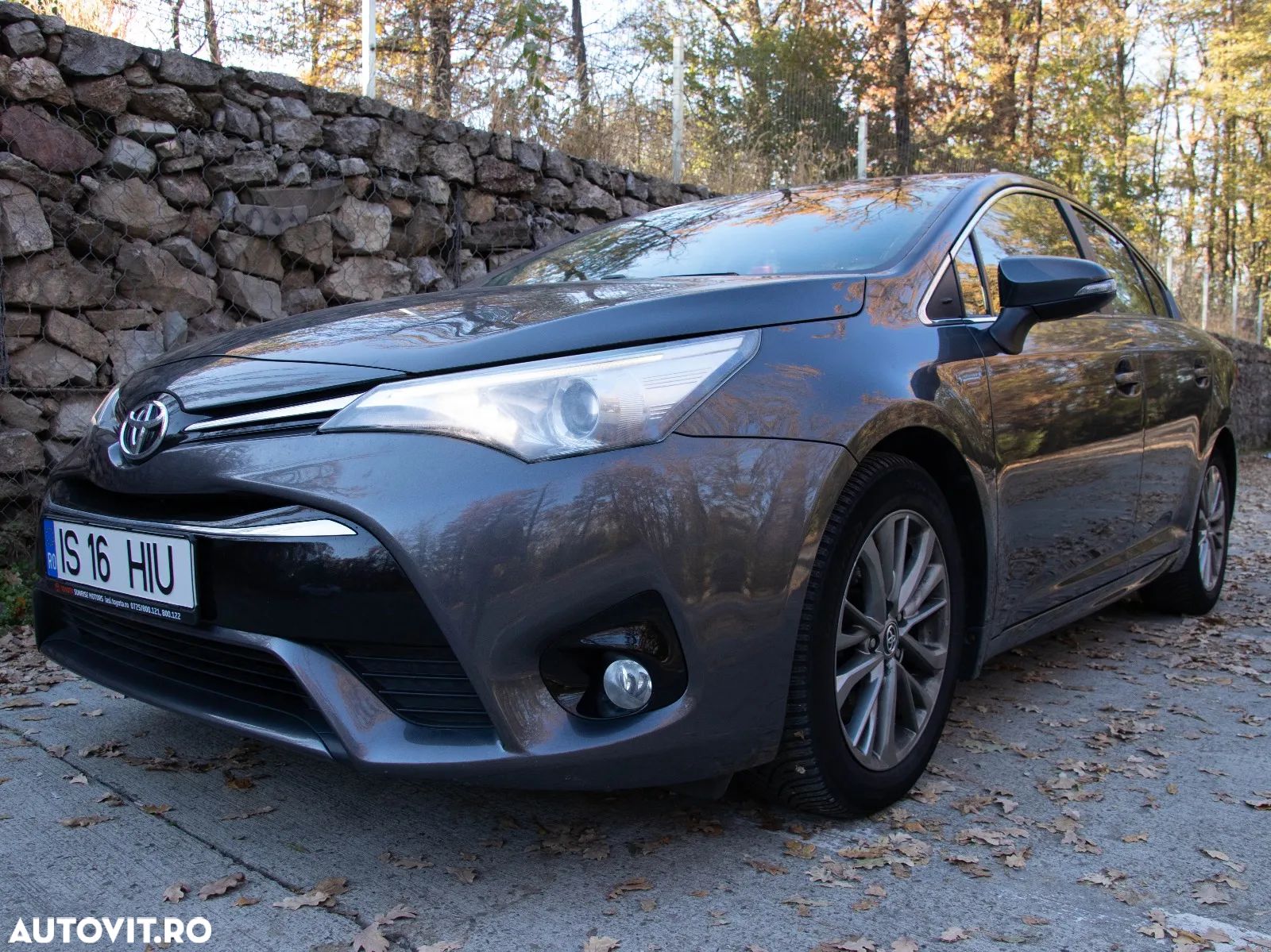 Toyota Avensis 2.0 D-4D Executive - 1