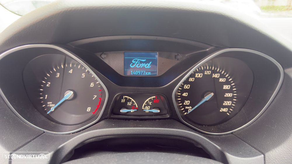 Ford Focus 1.0 EcoBoost S&S TITANIUM - 6