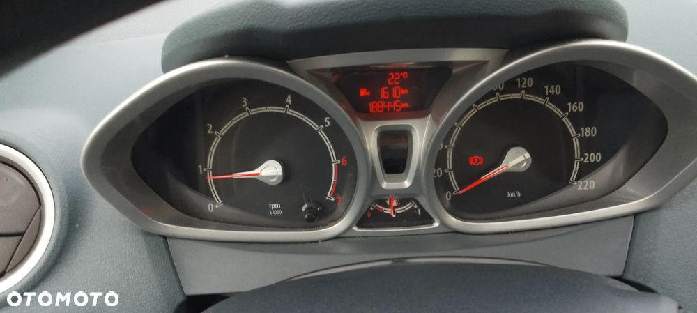 Ford Fiesta 1.25 Titanium - 10