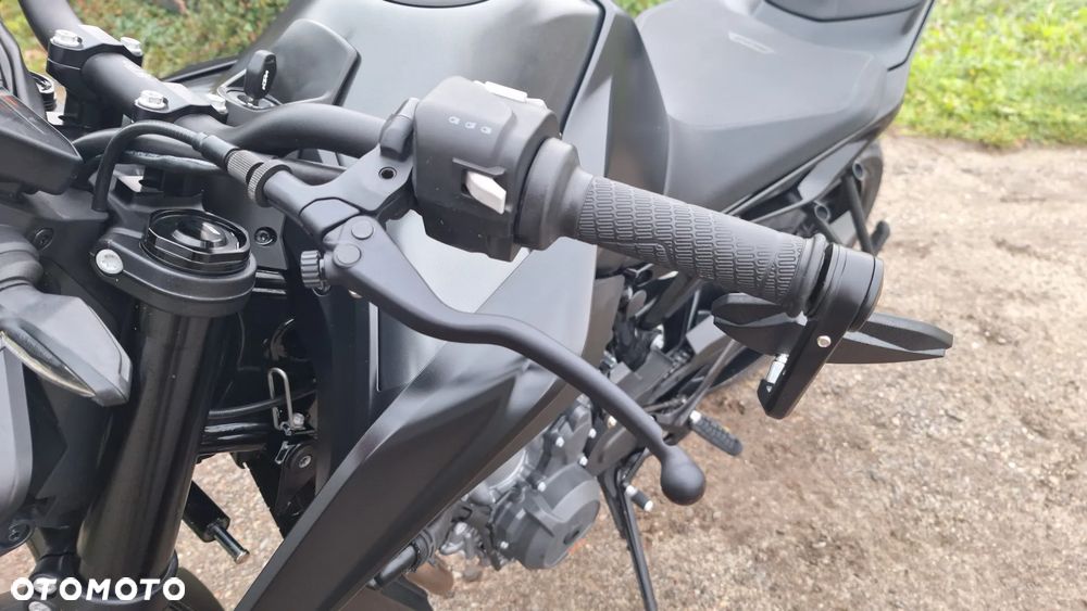 KTM DUKE 890 - 21