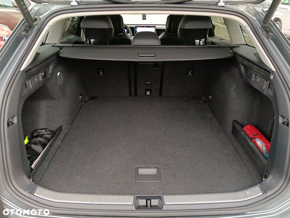 Volkswagen Passat - 16