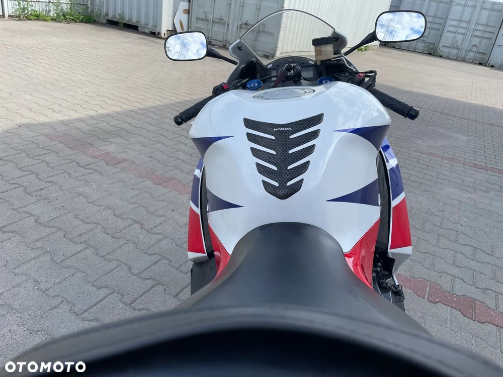 Honda CBR - 17