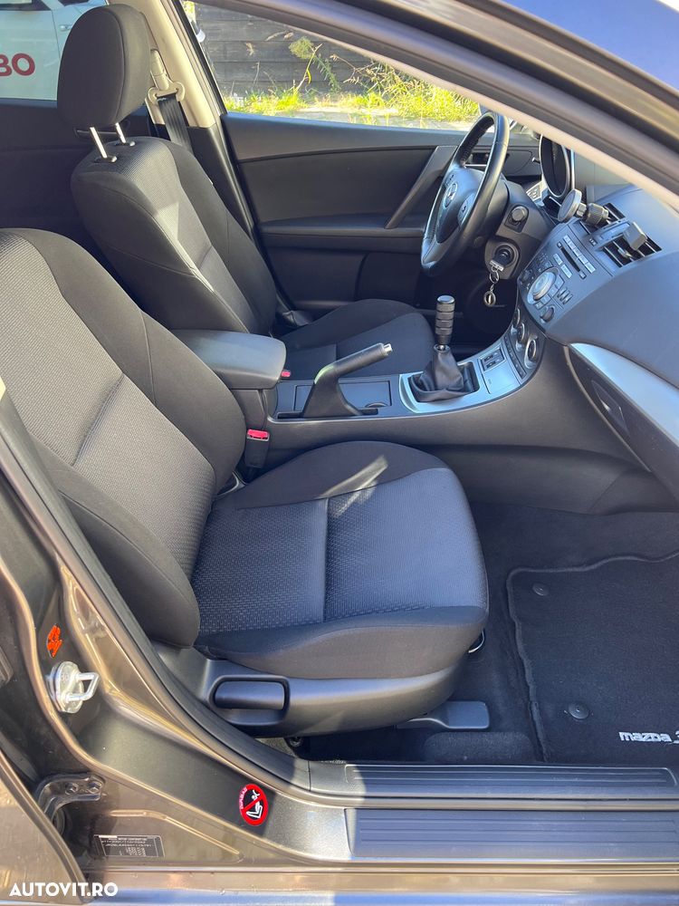 Mazda 3 - 8