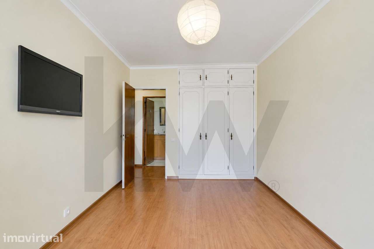 Apartamento T2 em São Domingos de Rana | Garagem Box e Arrumos - Grande imagem: 3/10