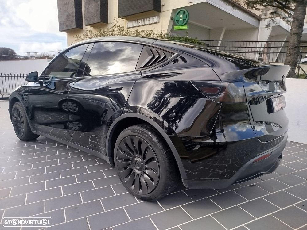 Tesla Model Y Tração Traseira Standard - 25