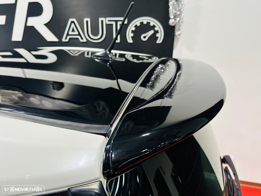 Toyota iQ 1.4 D-4D 2 EP+NAVI+Bluetooth - 19