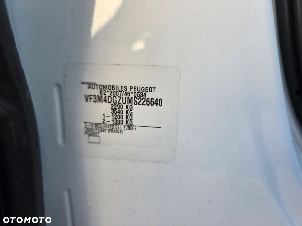 Peugeot 3008 1.6 PureTech GPF Allure S&S EAT8 - 14