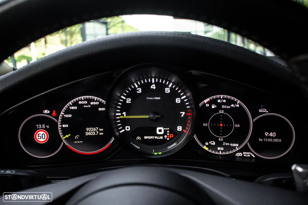 Porsche Panamera 4 E-Hybrid Platinum Edition - 18