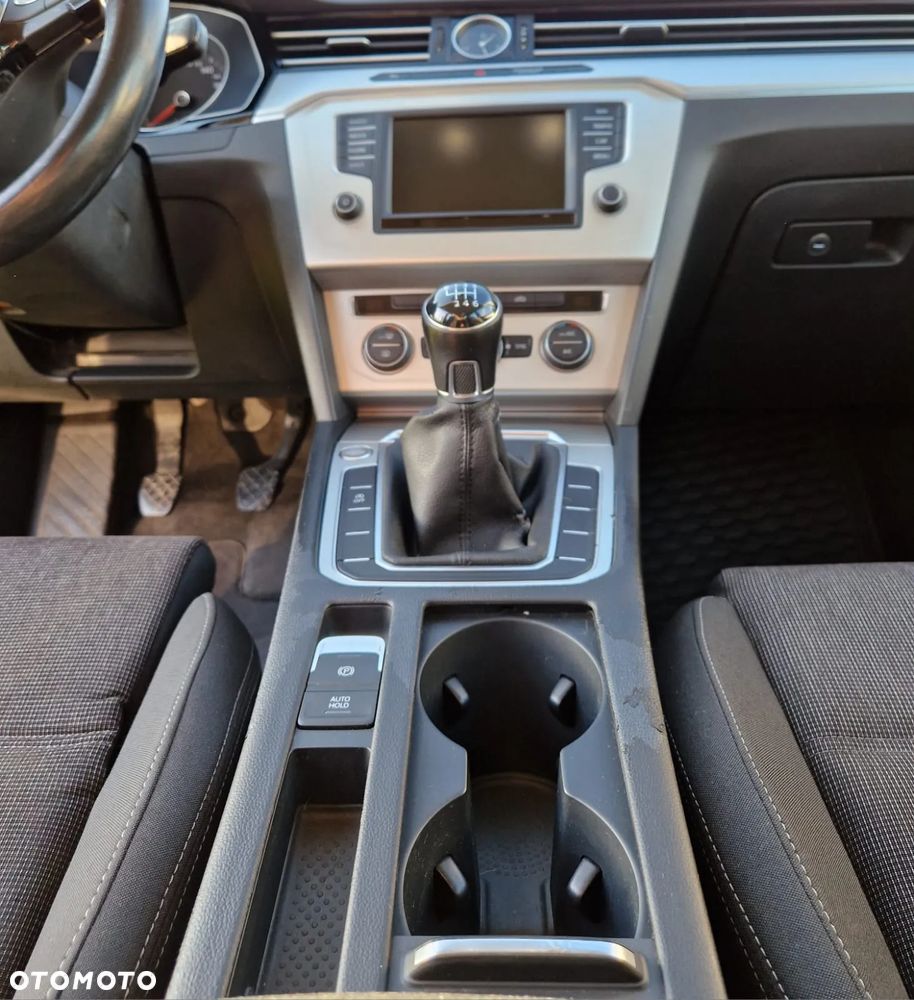 Volkswagen Passat - 18
