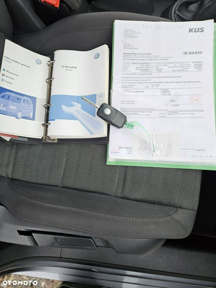 Volkswagen Touran - 19