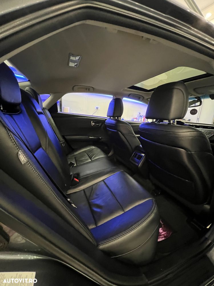 Toyota Avalon - 11