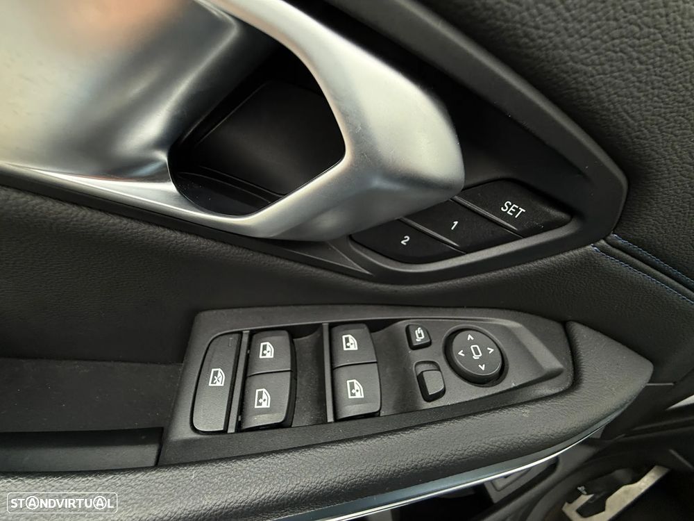 BMW 330 e Pack M Auto - 26