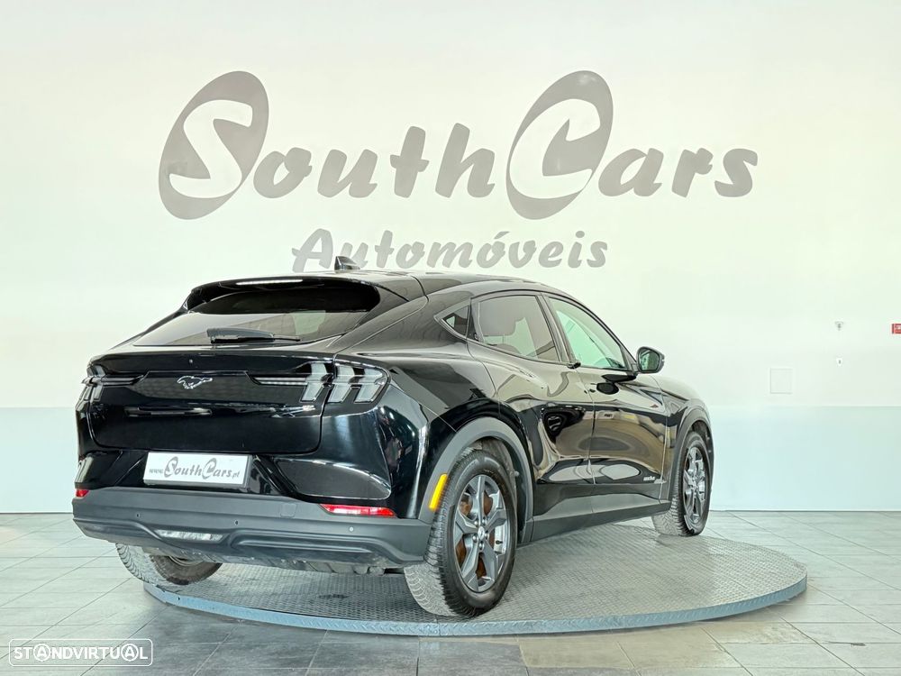 Ford Mustang Mach-E AWD - 4