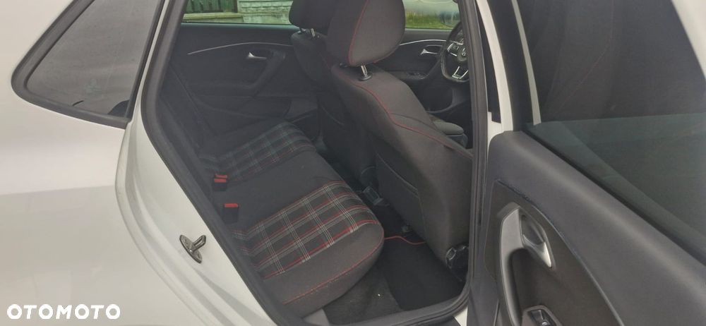 Volkswagen Polo 1.8 TSI (Blue Motion Technology) DSG GTI - 12