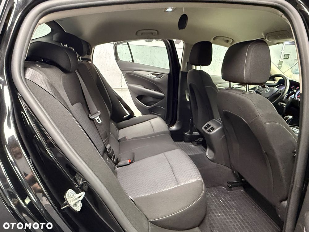 Opel Insignia - 8