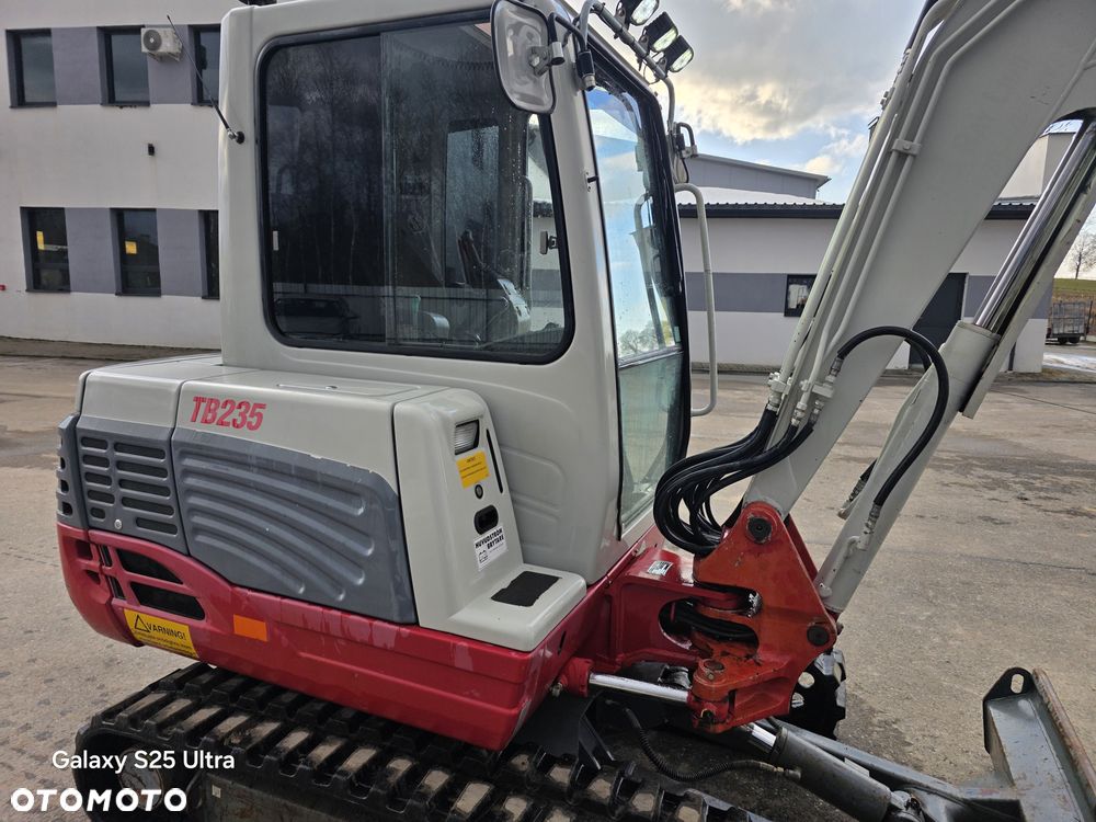 Takeuchi TB 235 - 3