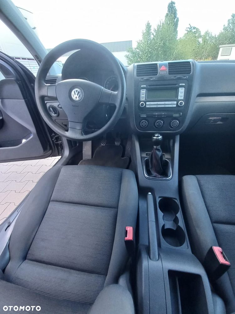 Volkswagen Golf - 28