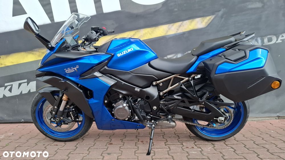 Suzuki GSX - 12