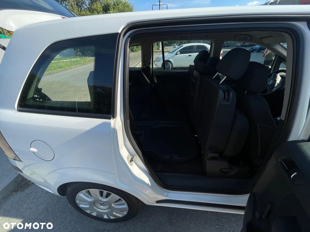 Opel Zafira - 12