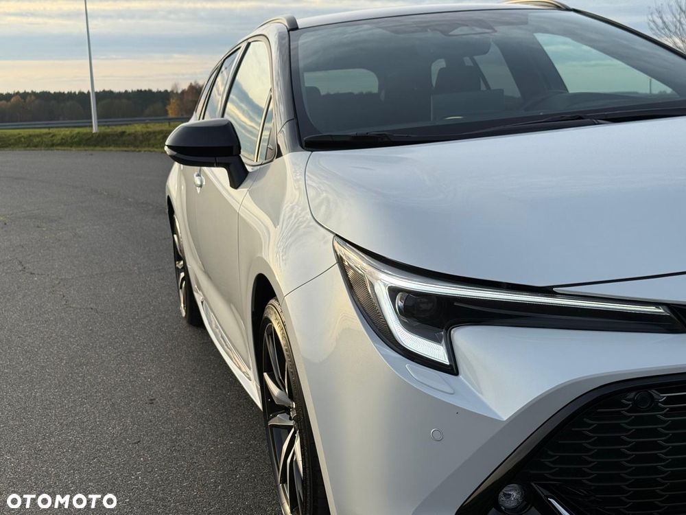 Toyota Corolla 2.0 Hybrid GR Sport Dynamic - 32