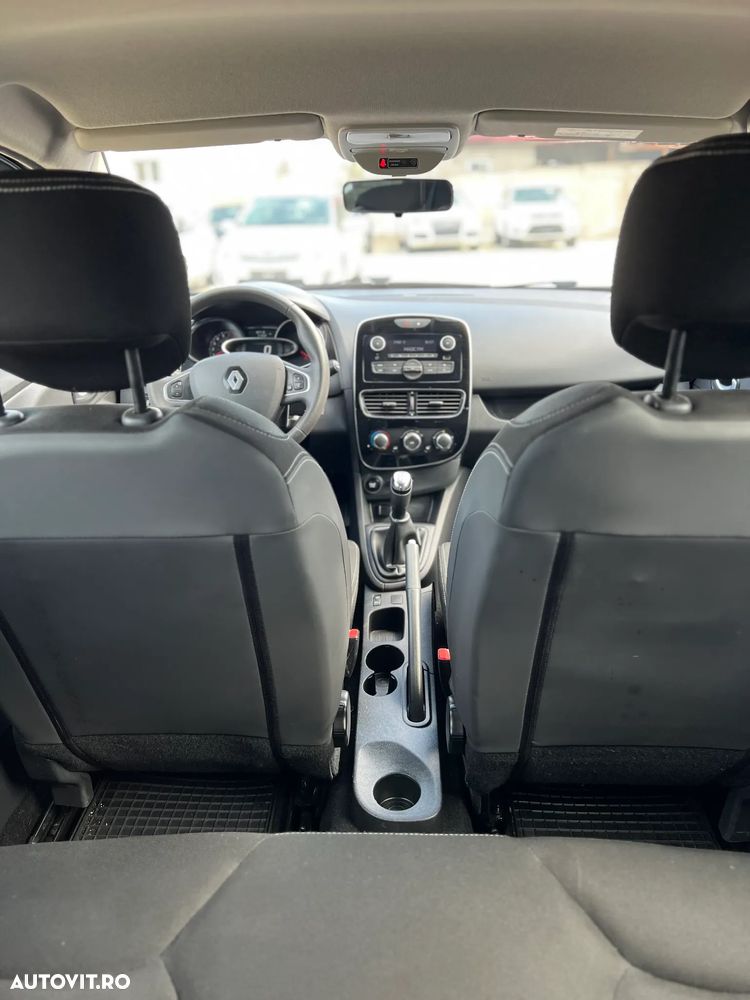 Renault Clio 1.2 16V 75 Life - 9