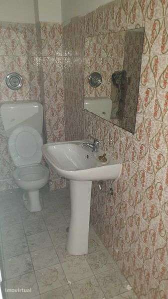 T2 grande, renov.,  c/ 2 WC´s ao pe do ACTION na Serra das Minas - Grande imagem: 2/3