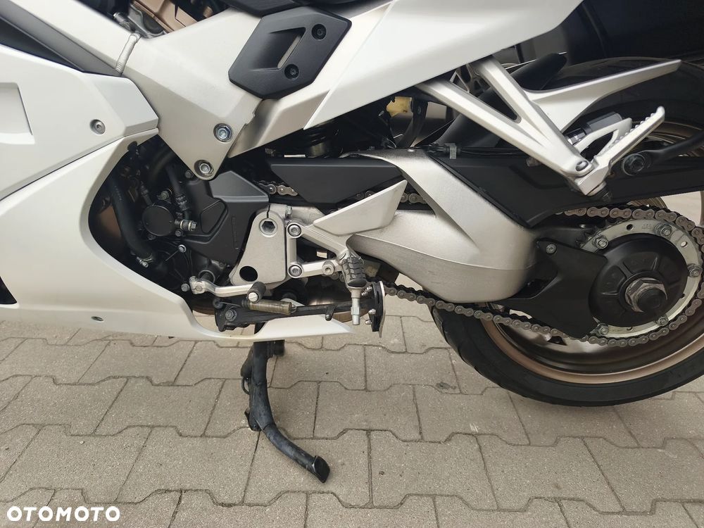 Honda VFR - 15