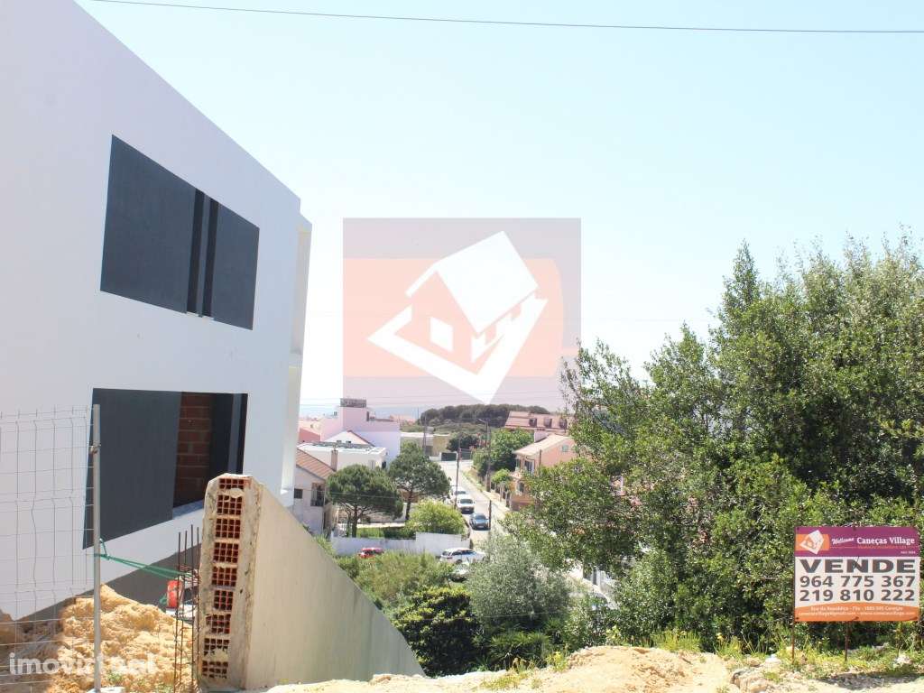 Terreno urbano para construção no Bairro do Girassol, Ramada - Grande imagem: 2/5