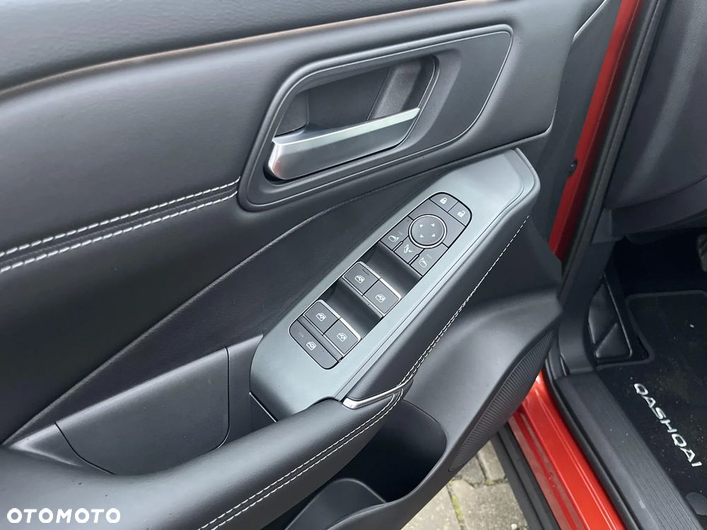 Nissan Qashqai 1.3 DIG-T mHEV N-Connecta Xtronic - 19