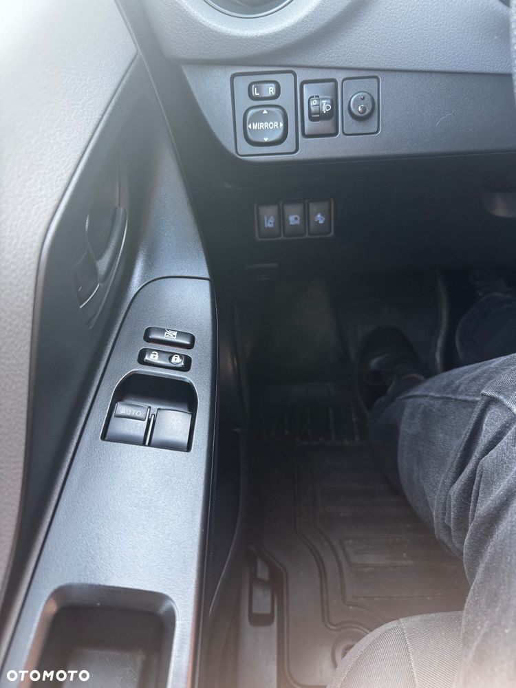 Toyota Yaris Hybrid 100 Life - 18