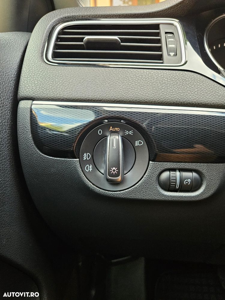 Volkswagen Jetta 2.0 TDI DSG Comfortline - 15