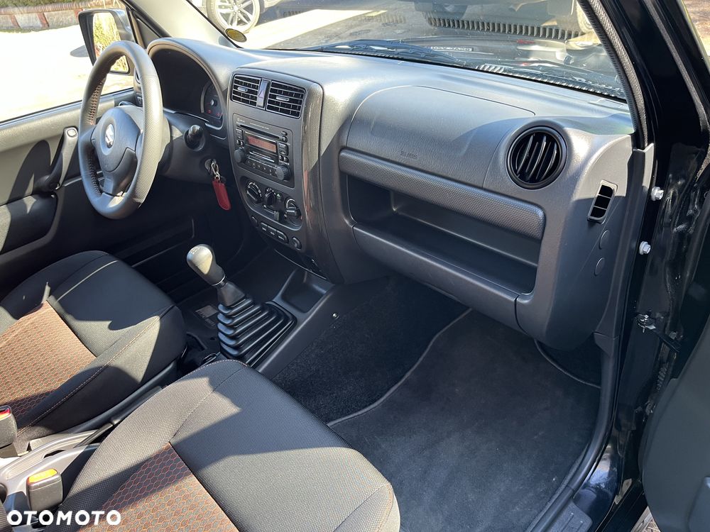 Suzuki Jimny Black&White - 23