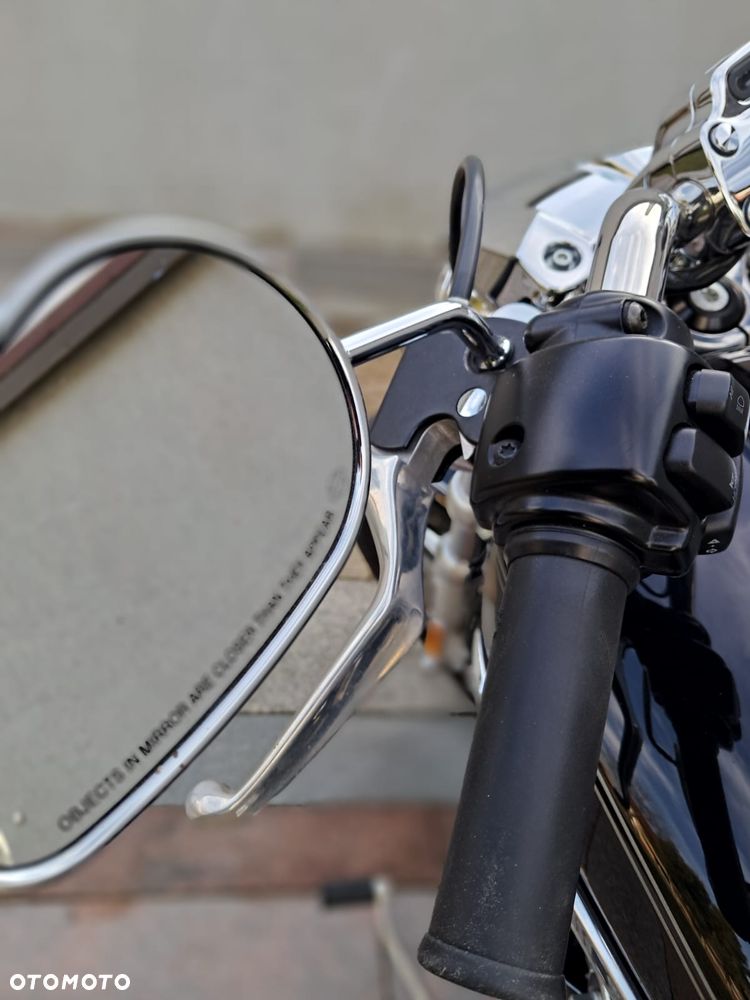 Harley-Davidson Sportster Custom 1200C - 21