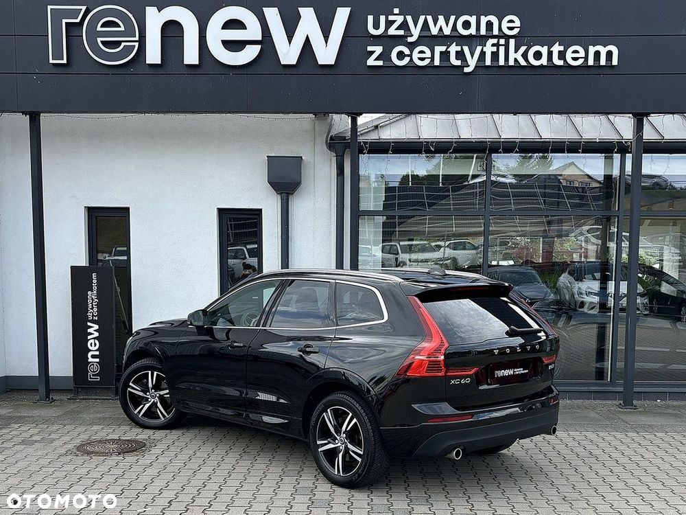 Volvo XC 60 T5 AWD Momentum Pro - 6