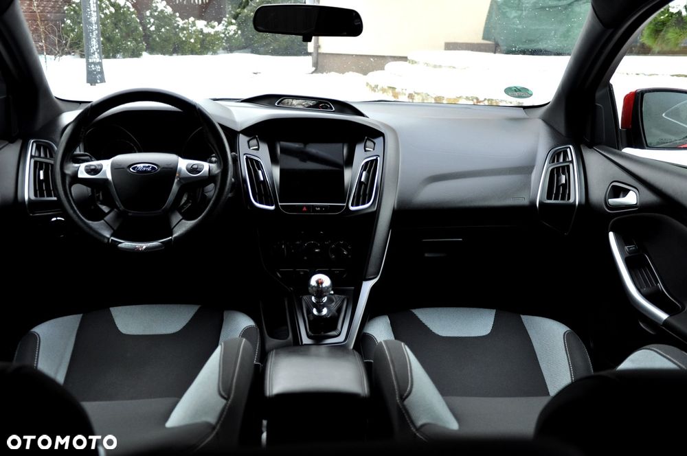 Ford Focus 2.0 EcoBoost ST mit Leder-Sport-Paket - 29