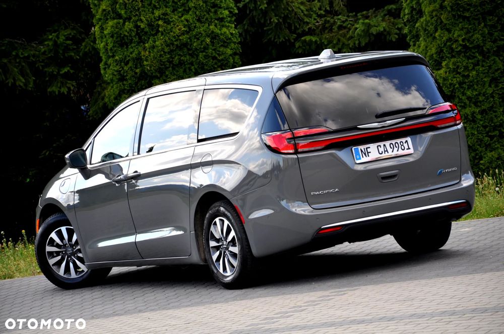Chrysler Pacifica - 22