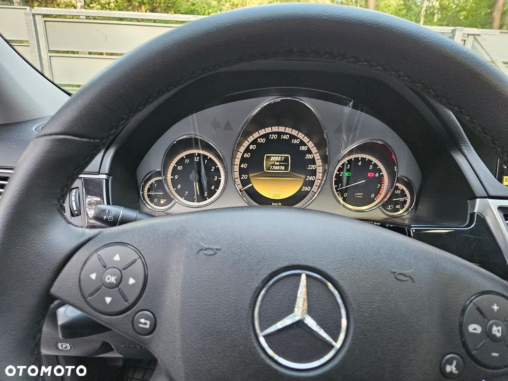 Mercedes-Benz Klasa E 200 CGI BlueEff Avantgarde - 11