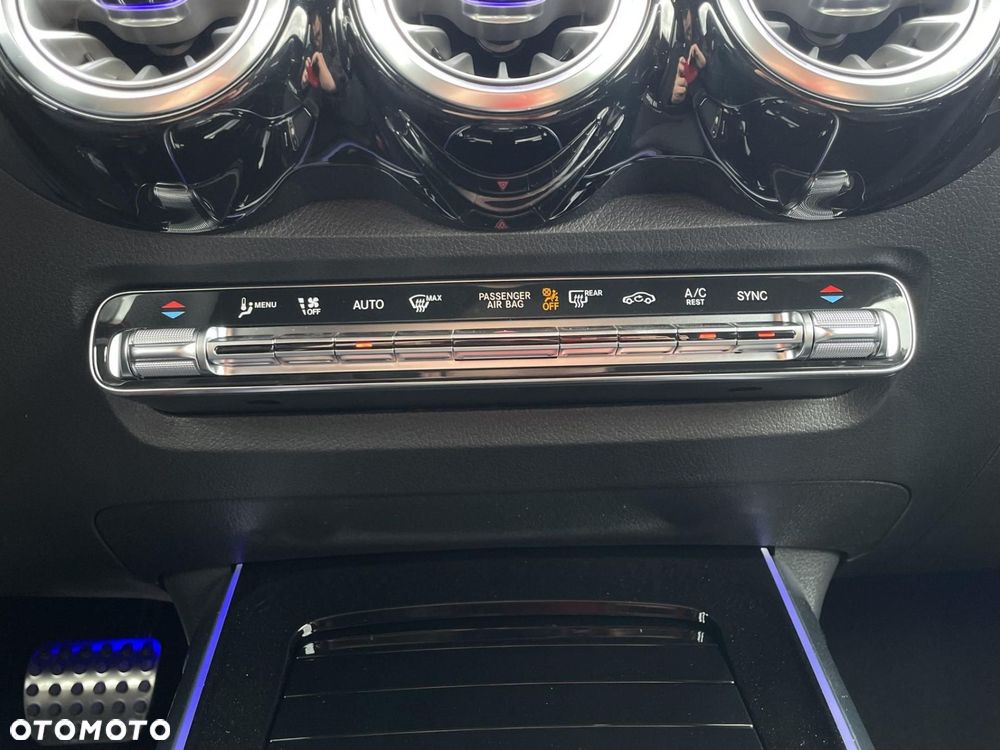 Mercedes-Benz GLB - 23